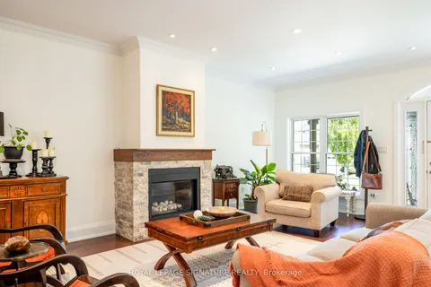 116 Milton Street, ON M8Y 2Y3