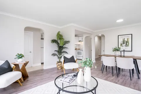 40 Cartwright Avenue, ON M6A 1T9