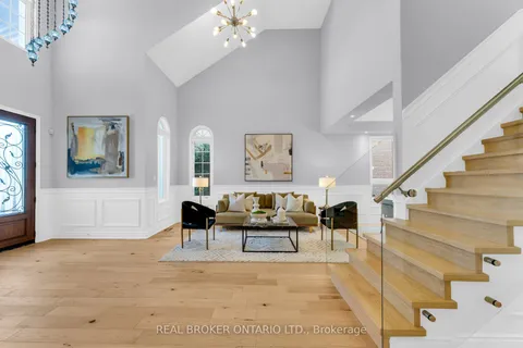 2293 Woodcrest Drive, ON L6M 4C5