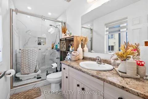 146 Vanhorne Close, ON L7A 0G2