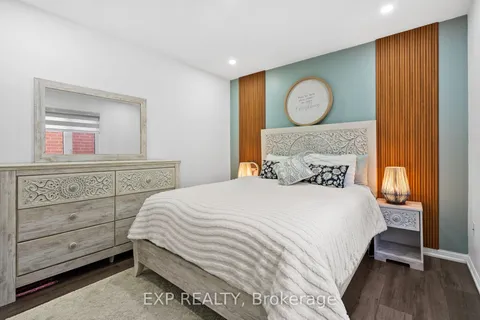 146 Vanhorne Close, ON L7A 0G2