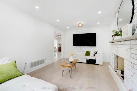 380 Summerchase Drive, ON L6H 5T7