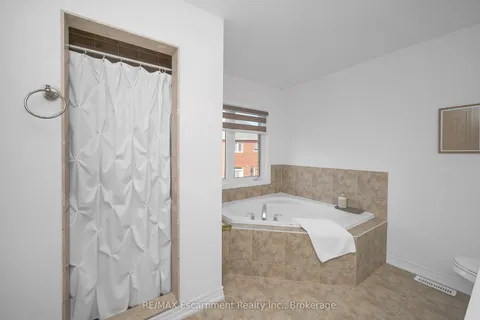 171 Huddlestone Crescent, ON L9T 8M9