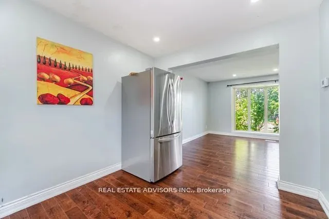 4 Parkend Avenue, ON L6Y 1B2