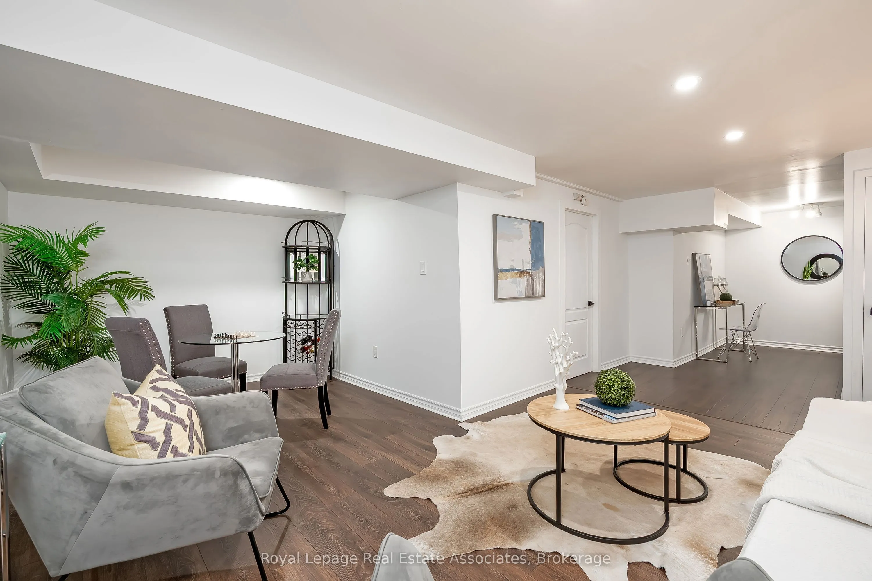 Condo Townhouse kitchen at 2617 Windwood Drive Mississauga