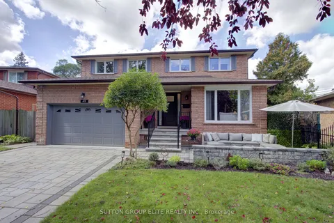 411 The Thicket N/A, ON L5G 4P6