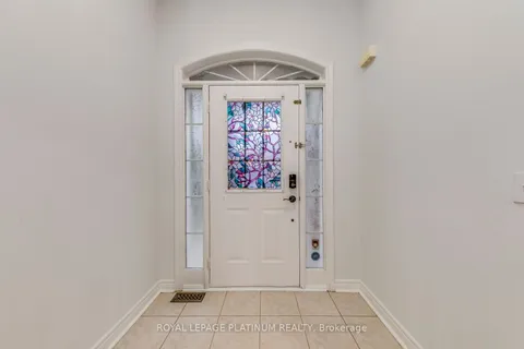 5644 Longboat Avenue, ON L5M 7E8