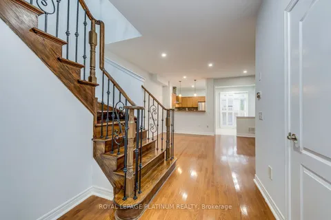 5644 Longboat Avenue, ON L5M 7E8