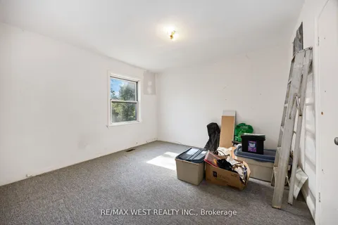 241 Eileen Avenue, ON M6N 1W5