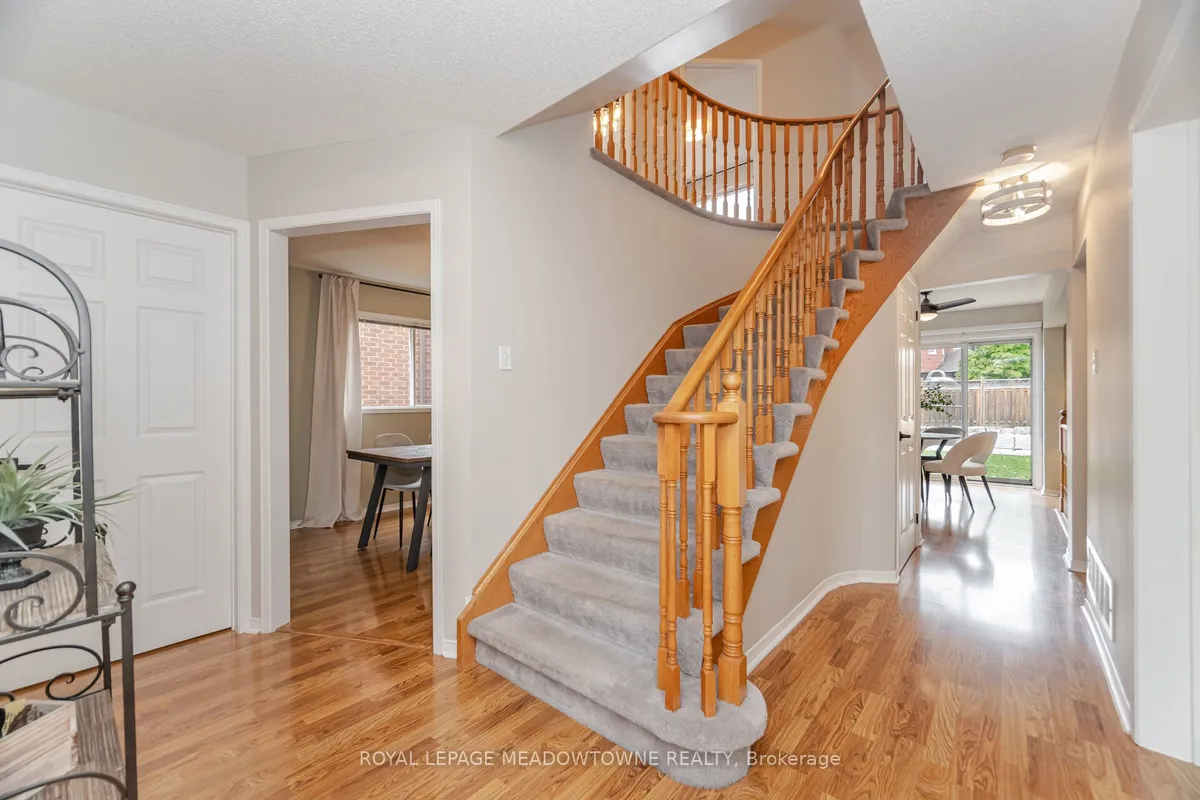 33 Harrop Avenue, ON L7G 5R4