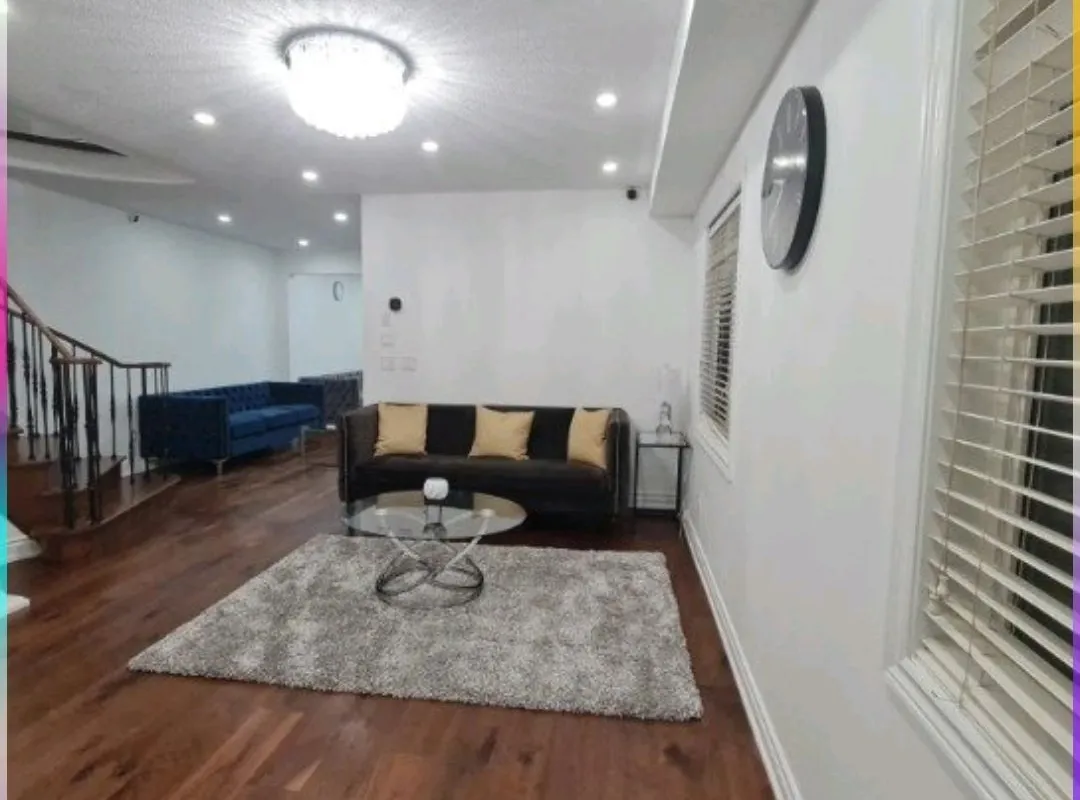 7153 Village Walk, ON L5W 1X2