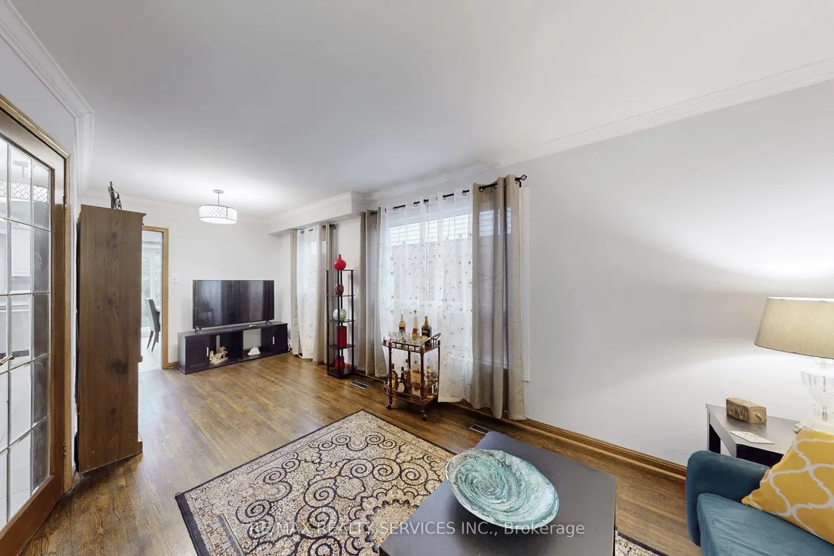 8 Stephensen Court, ON L6V 3X8