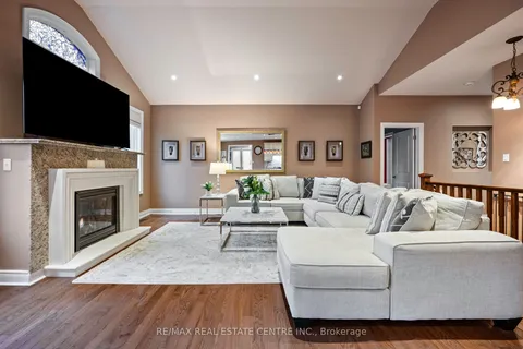 59 Young Court, ON L9W 0A8