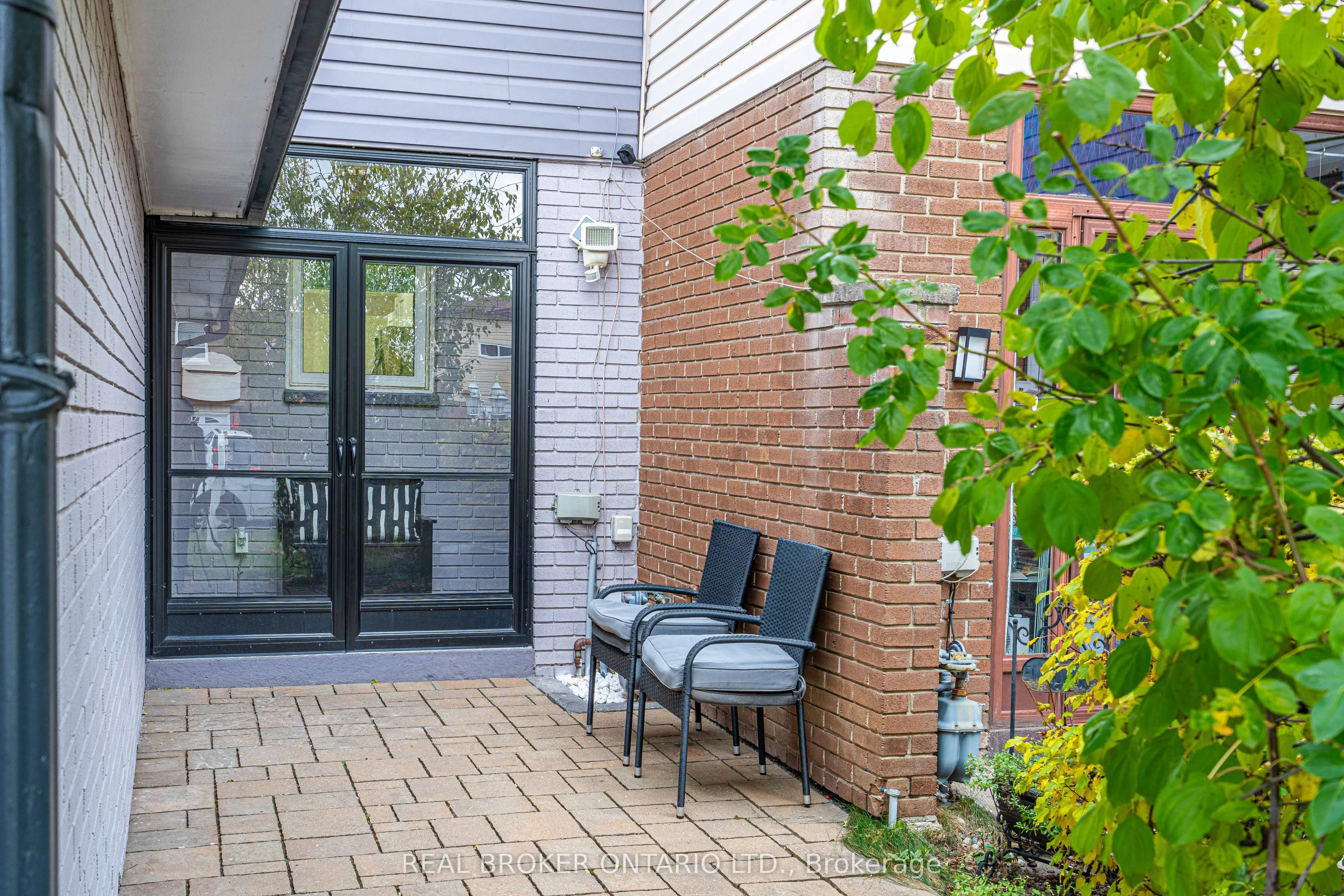 27 Kingswood Drive, ON L6V 2X5