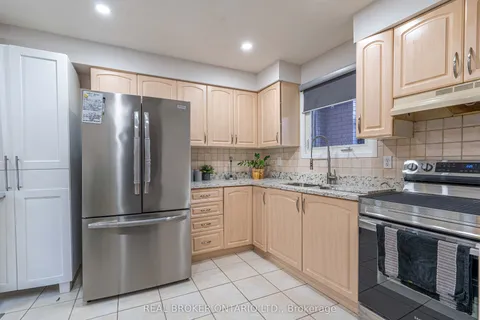 27 Kingswood Drive, ON L6V 2X5