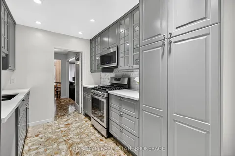 38 Collingdale Road, ON M9V 3R1