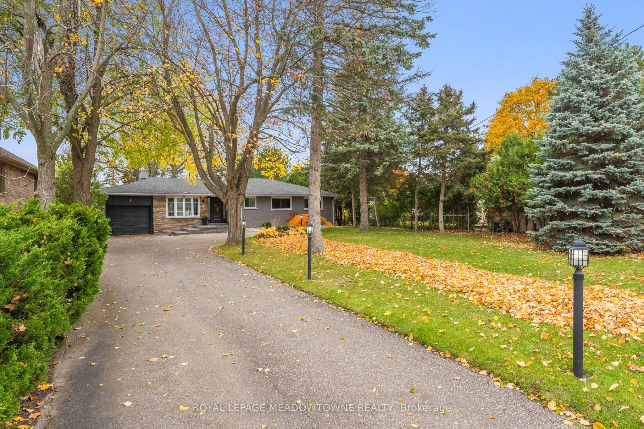 4 Chipper Court, ON L7G 1L3