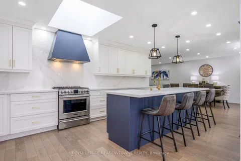 4 Chipper Court, ON L7G 1L3