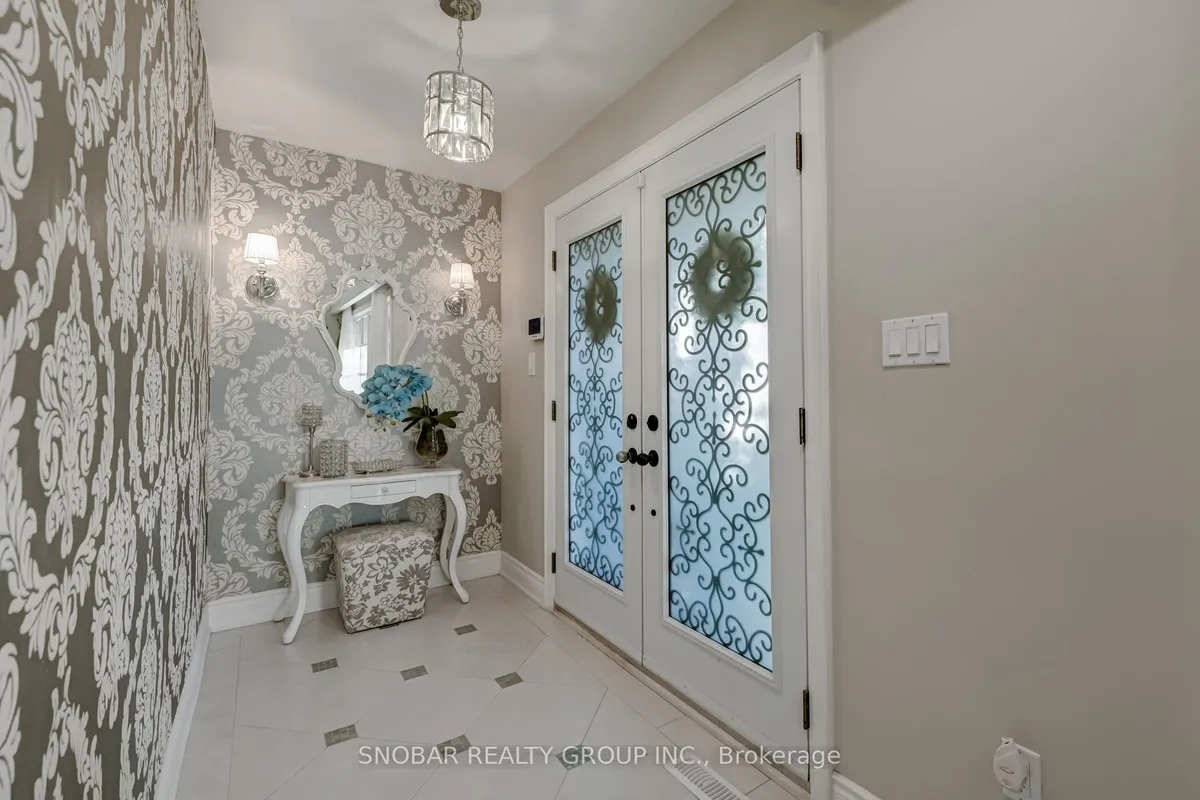 1242 Forestwood Drive, ON L5C 1J1