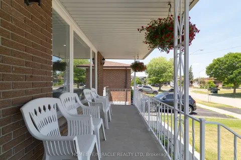 7568 Middleshire Drive, ON L4T 3S2