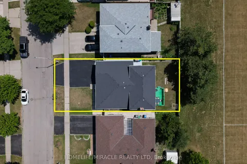 7568 Middleshire Drive, ON L4T 3S2