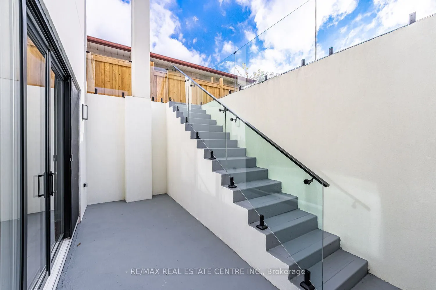 368 WEIGHTON Drive, ON L6K 2R4