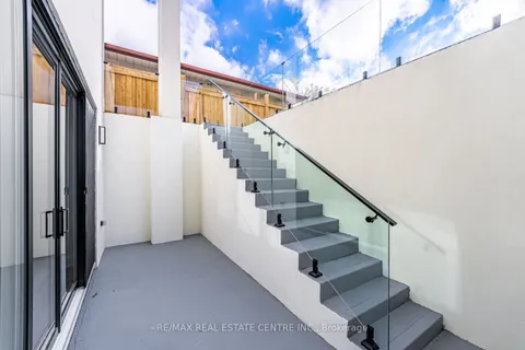 368 WEIGHTON Drive, ON L6K 2R4