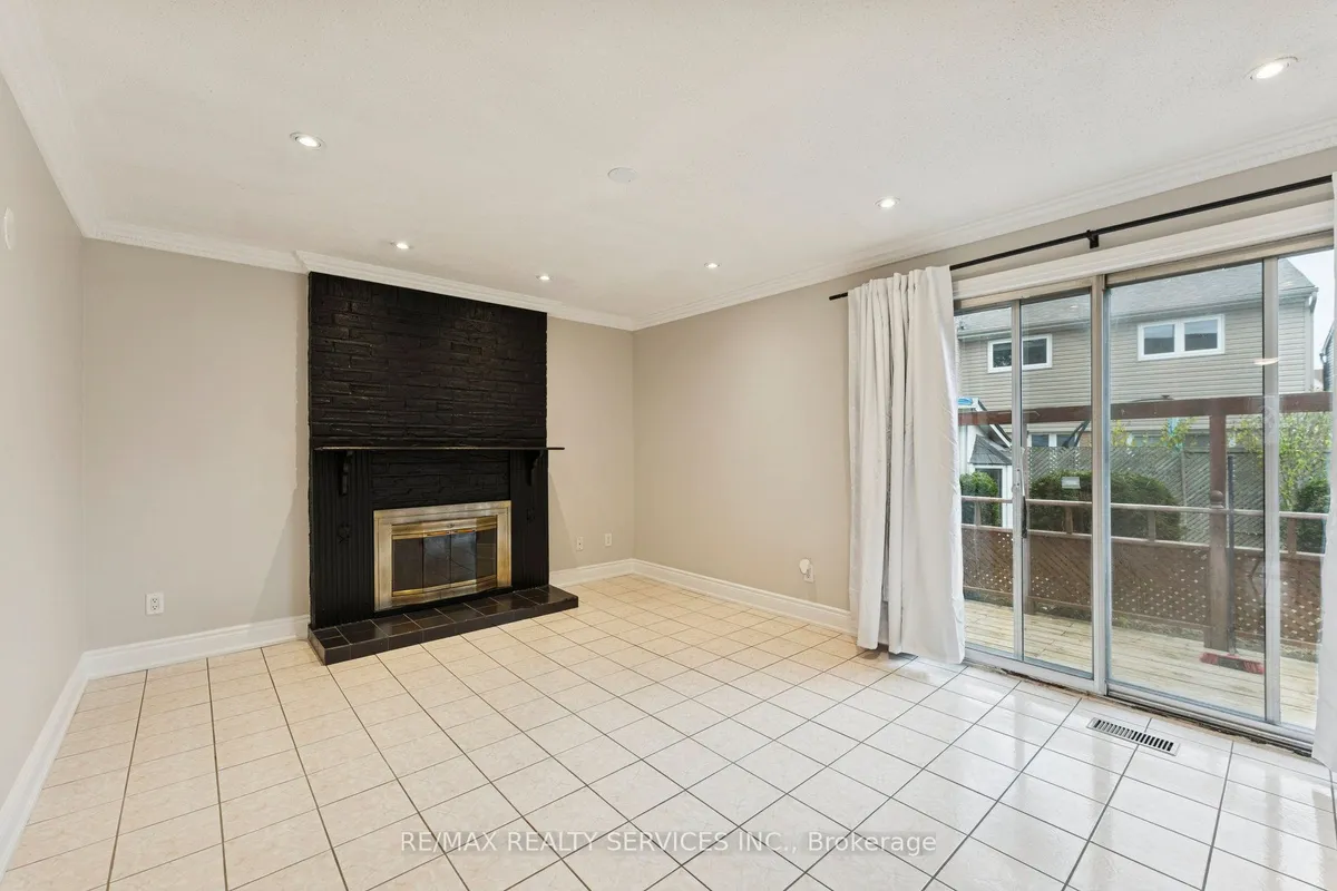 21 Majestic Crescent, ON L6S 3N1