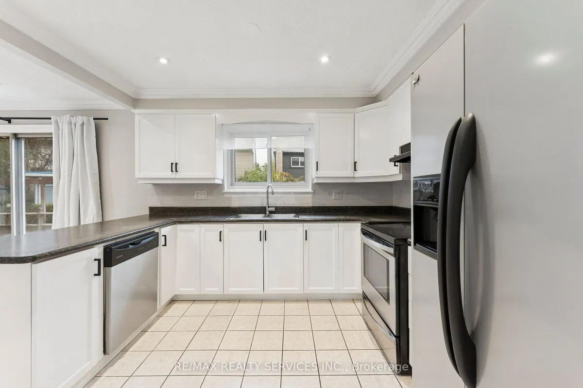 21 Majestic Crescent, ON L6S 3N1