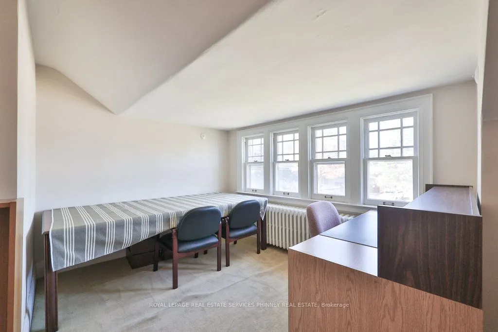 160 King Street, ON L5A 1T2