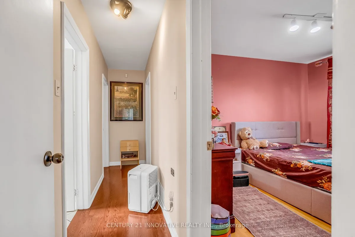 4 Hallow Crescent, ON M9W 2V9