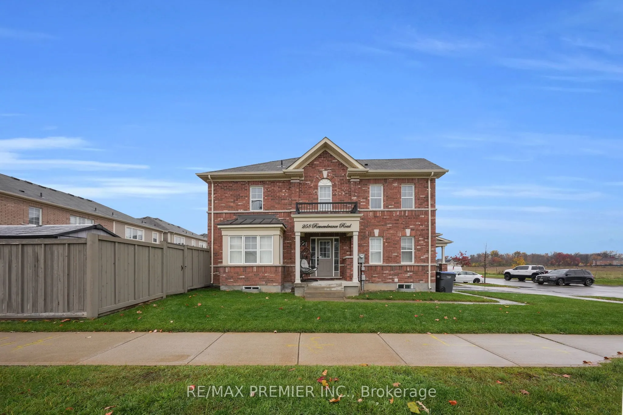 258 Remembrance Road, ON L7A 4P4