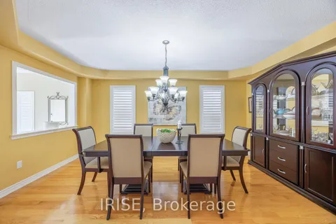 855 Knotty Pine Grove, ON L5W 1K2