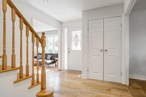 14 Milford Crescent, ON L6S 3E4