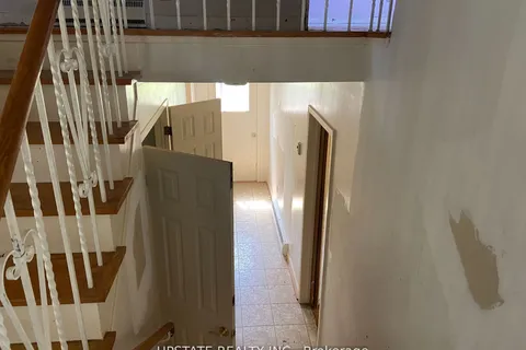 2252 Kilgorie Court, ON L4Y 1X5