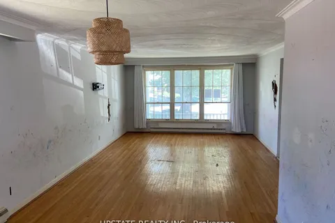 2252 Kilgorie Court, ON L4Y 1X5