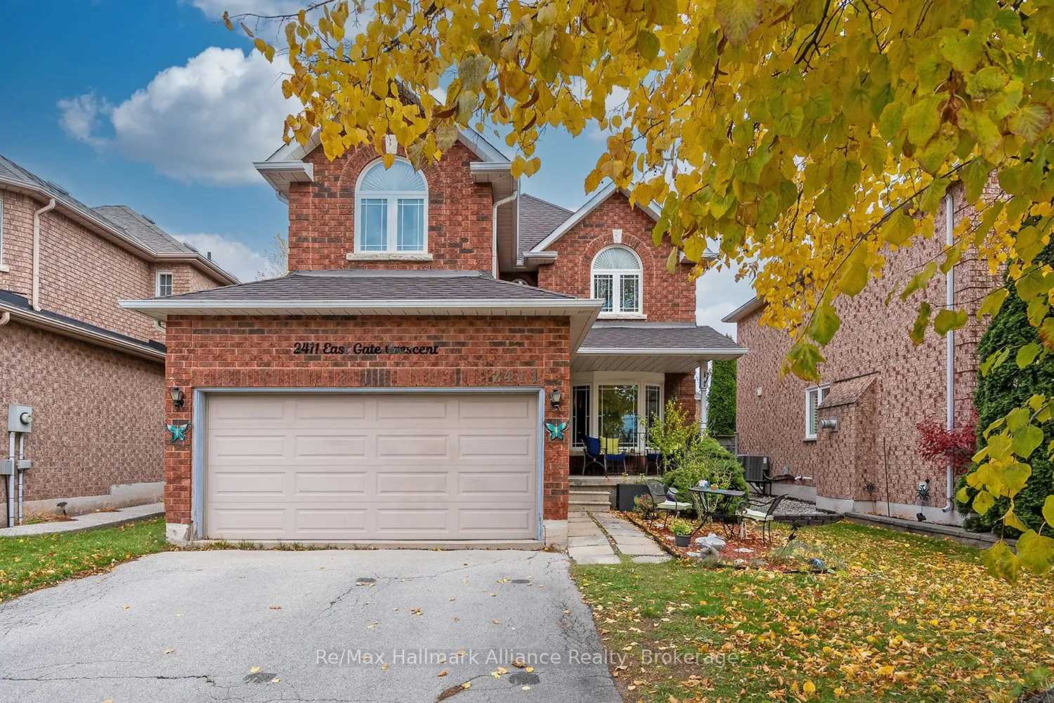 2411 East Gate Crescent, ON L6H 6L1