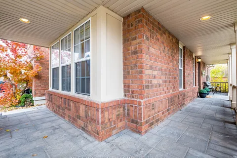 1050 Cooper Avenue, ON L9T 5W6