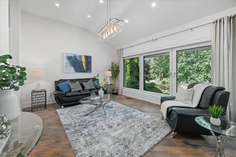 568 Dynes Road, ON L7N 2V2