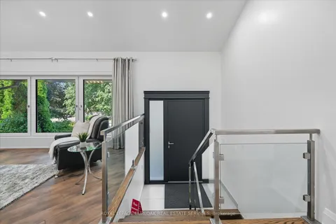 568 Dynes Road, ON L7N 2V2