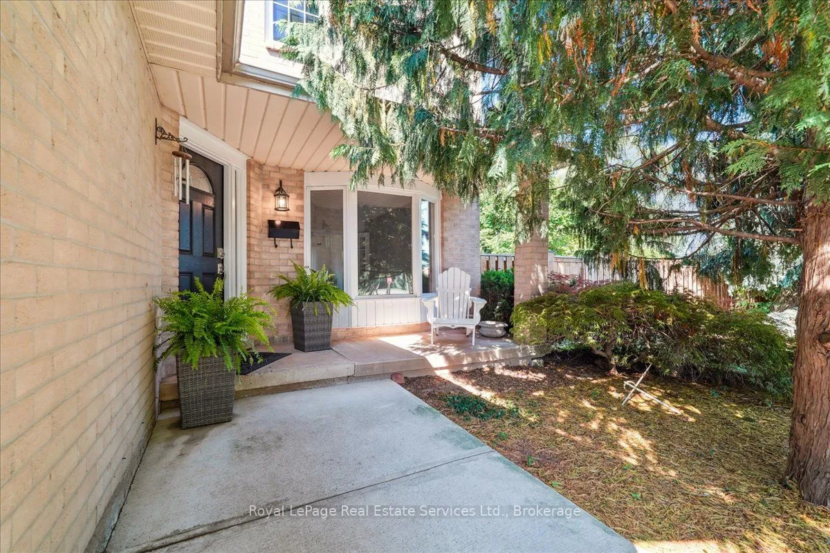 471 Deerhurst Drive, ON L7L 5T4