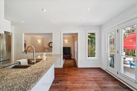 471 Deerhurst Drive, ON L7L 5T4