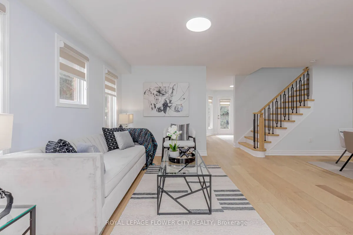 1805 Samuelson Circle, ON L5N 7Z6