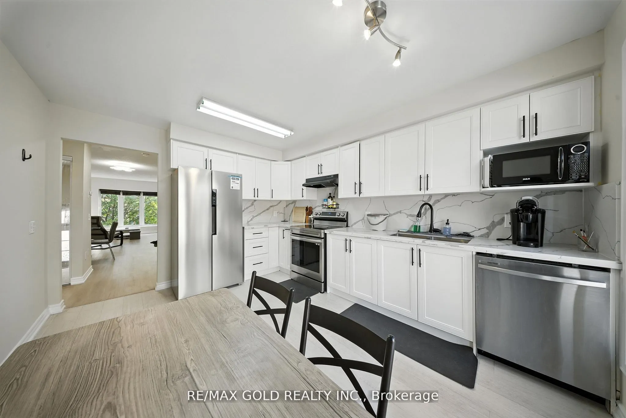 Condo Townhouse living room at 50 Strathaven Drive Mississauga