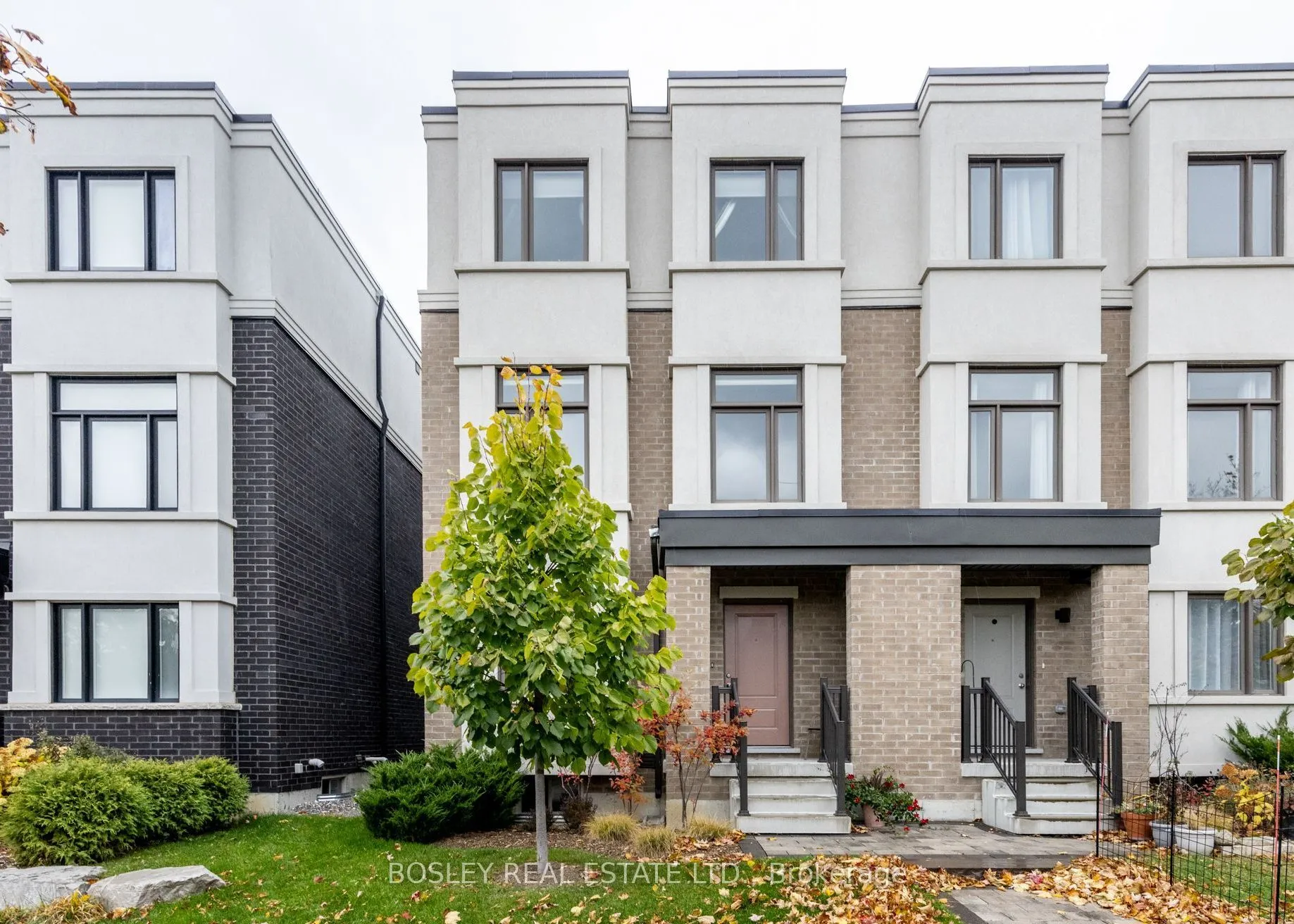 1818 Mitoff Place, ON L4W 0E8