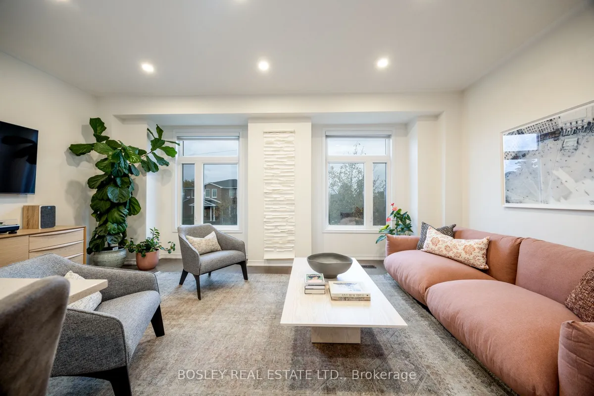 1818 Mitoff Place, ON L4W 0E8