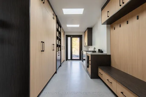 121 Edgecliffe Place, ON L7L 3Z2