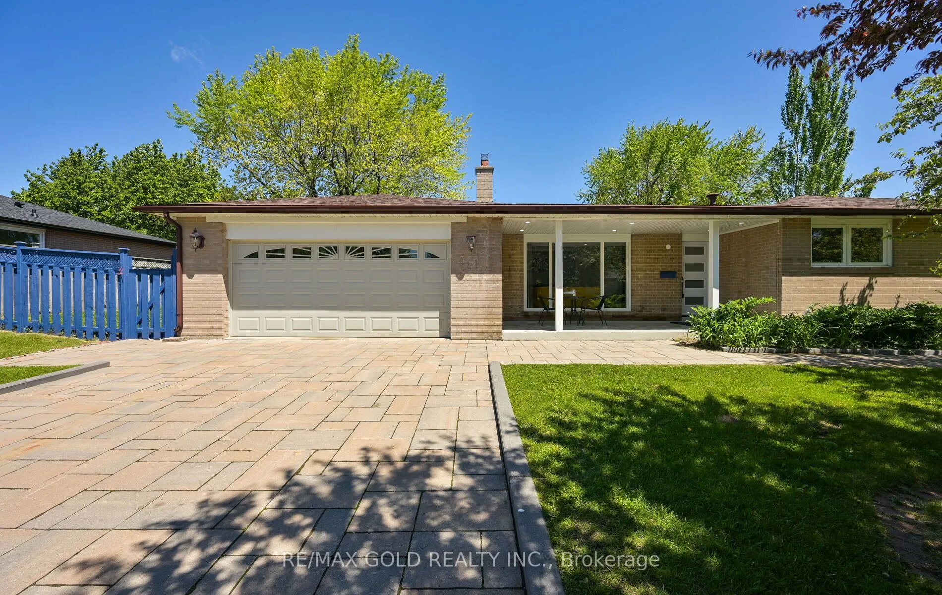 15 Flavian Crescent, ON L6T 3P2