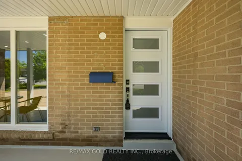 15 Flavian Crescent, ON L6T 3P2