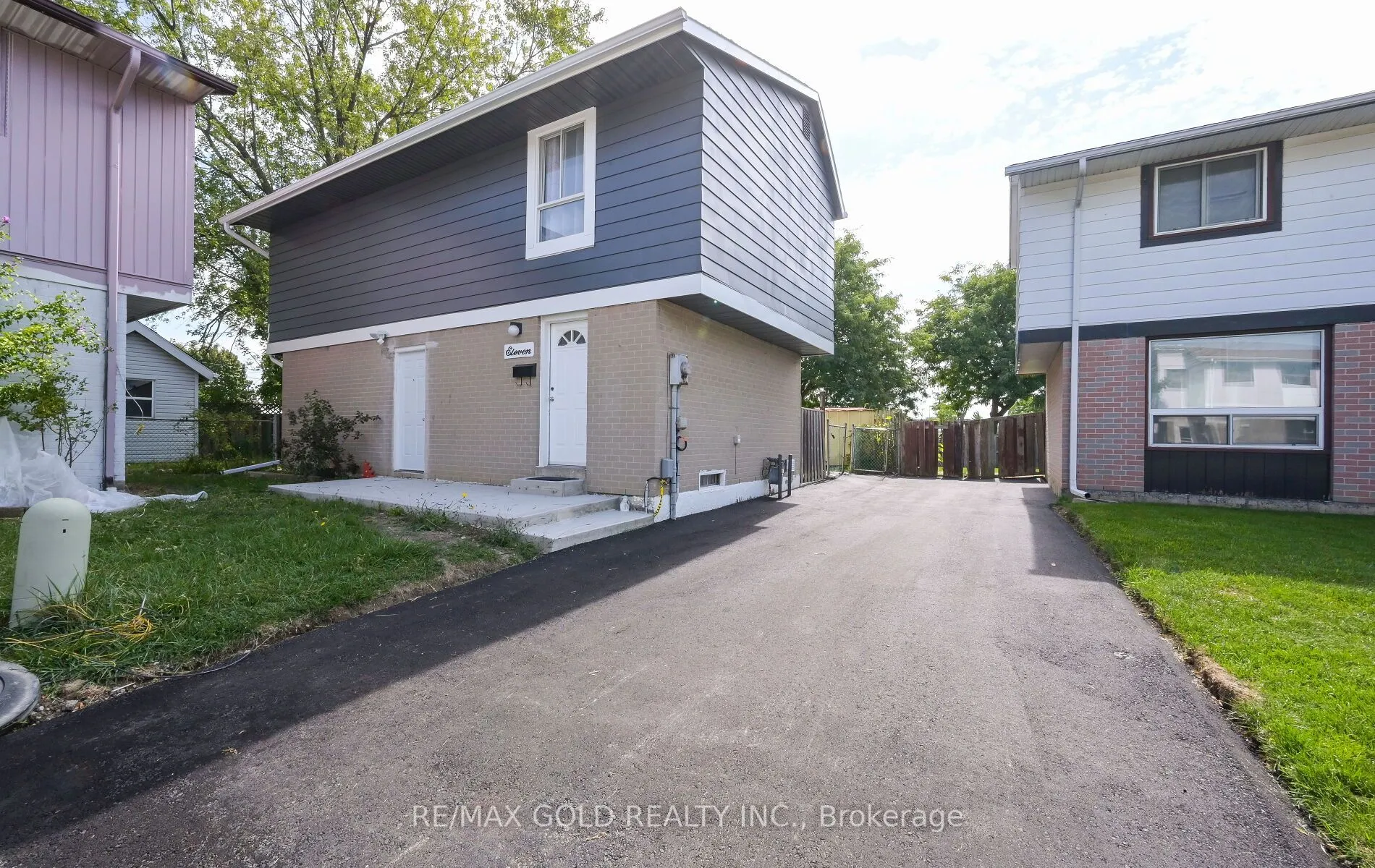 11 Huronia Court, ON L6S 2C7
